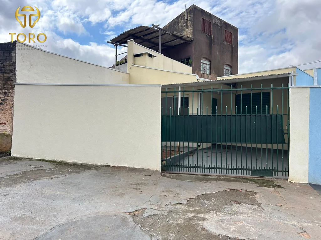 Aluga-se casa com 3 quartos na R PIONEIRO CAETANO PENATTI 305 Jd Parque das Grevilea em Maringá-Pr.