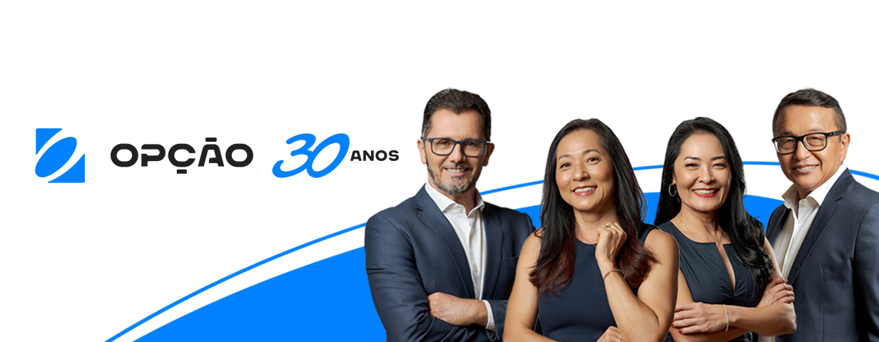 Diretoria da Opção Imóveis comemorando 30 anos