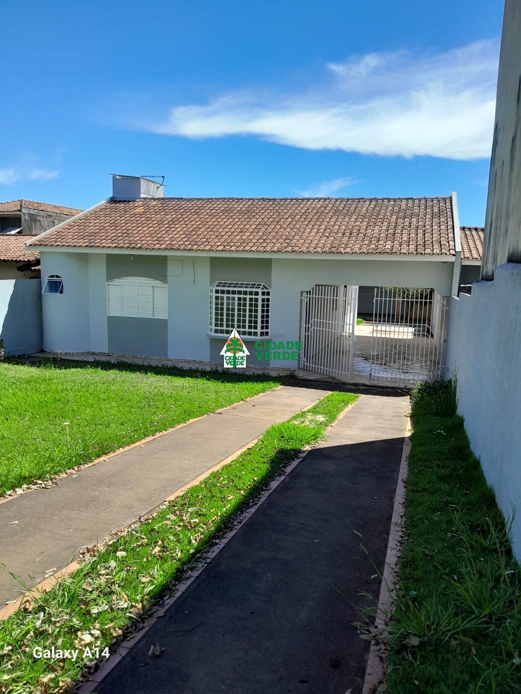 Casa com edícula para alugar em Maringá, Jardim Alvorada, com 3 quartos (suíte), com 120m²