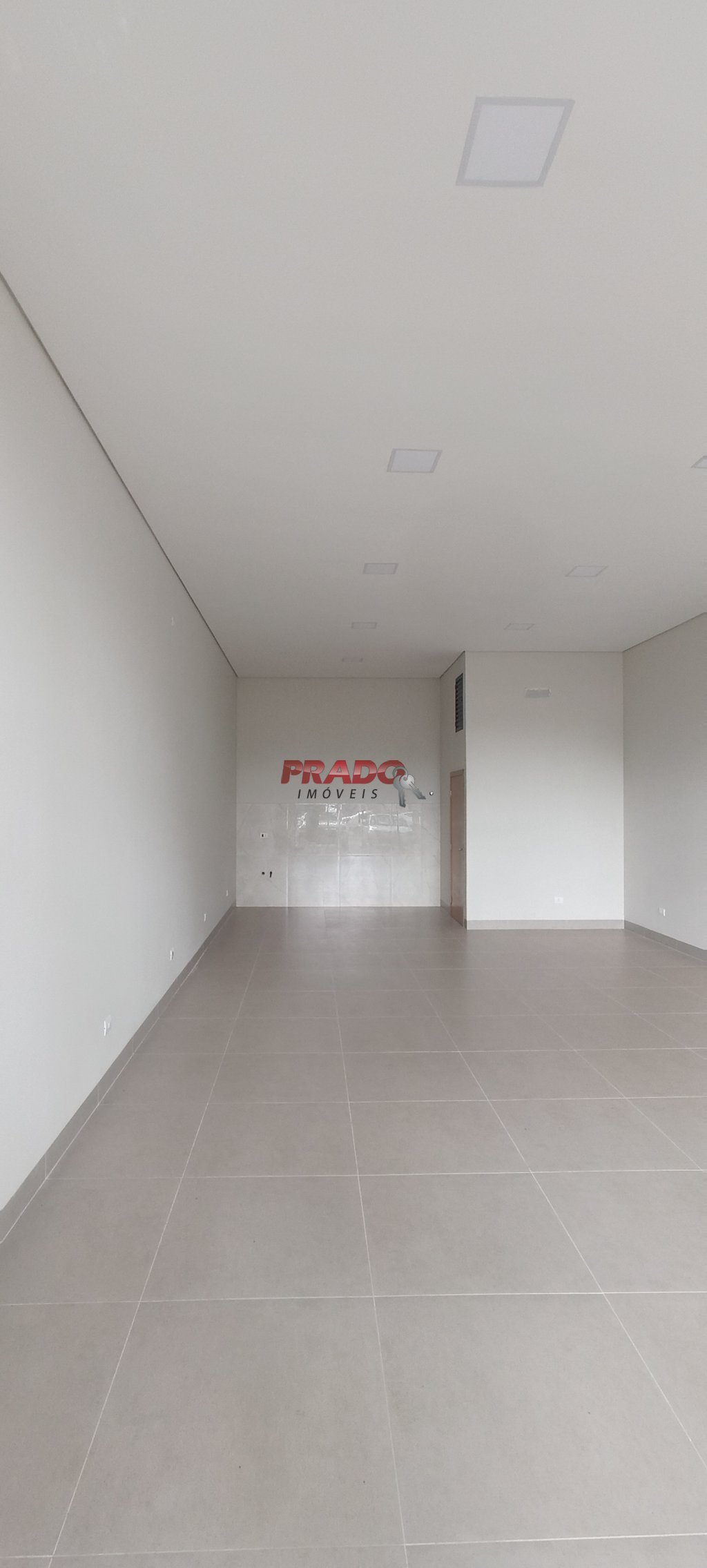 Sala para alugar em Maringá, Zona 01, com 75 m²