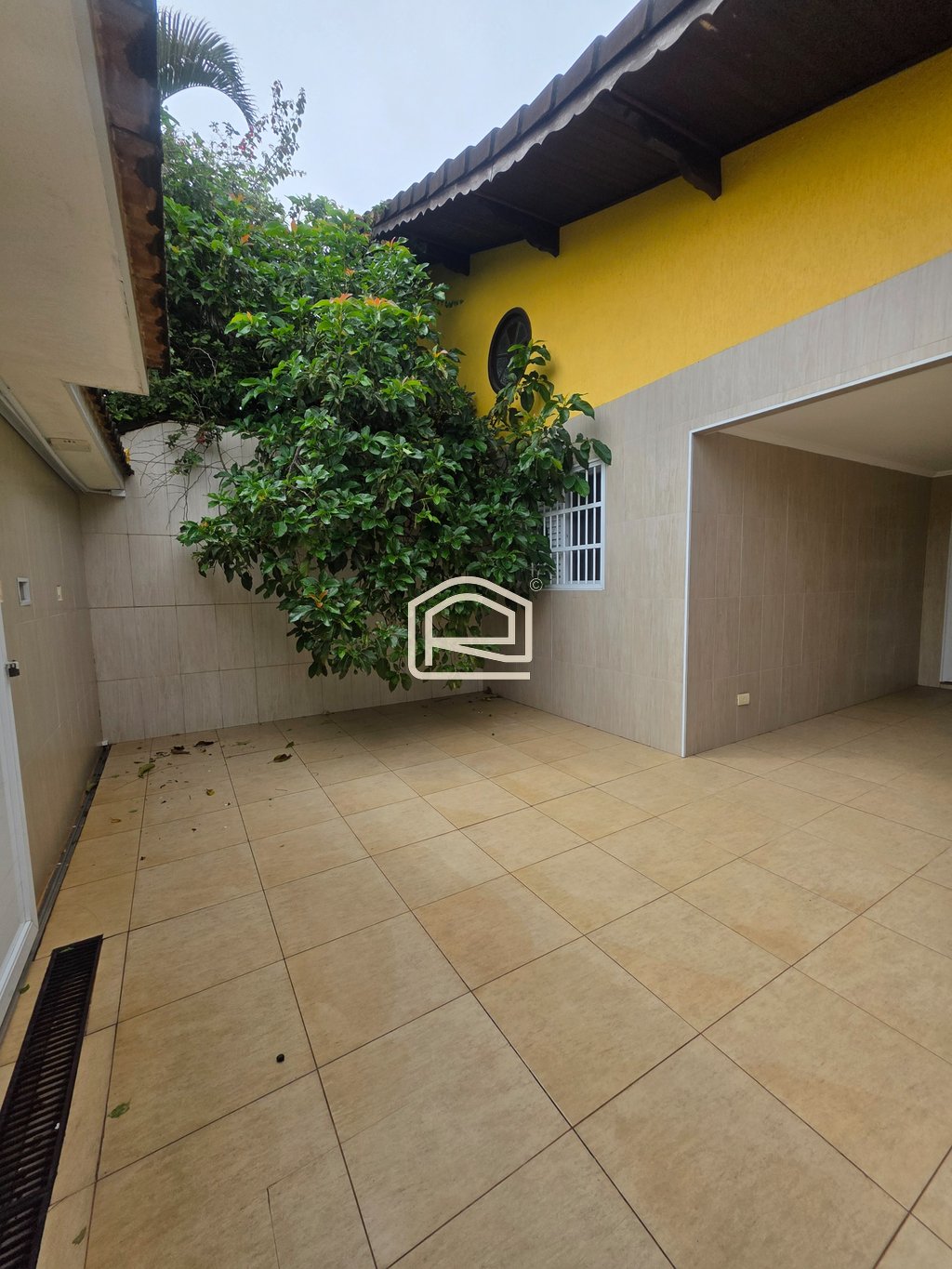 Casa à venda em Mongaguá, Jardim Praia Grande, com 2 quartos, com 81 m²