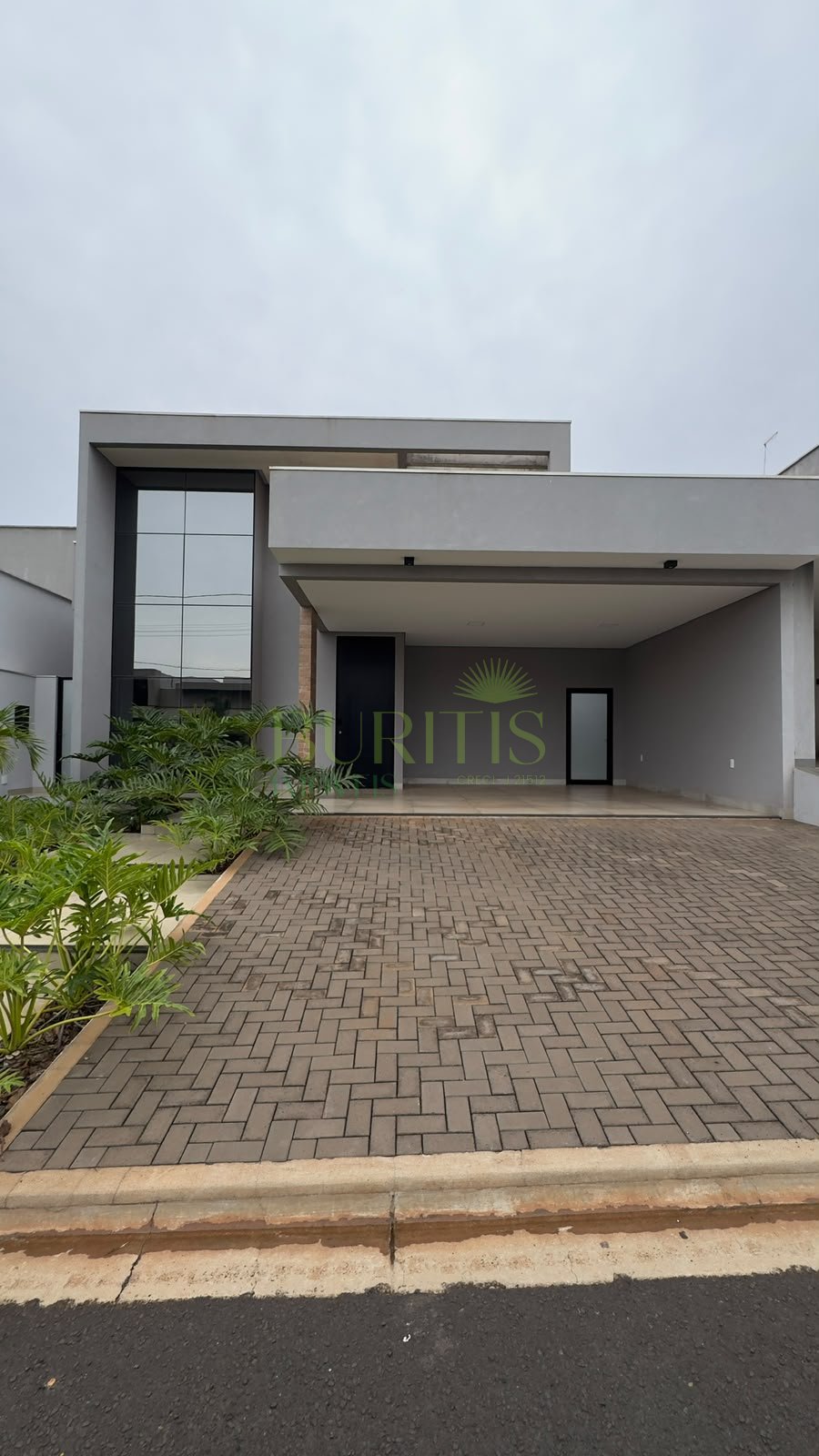 Casa à venda em Rio Verde, Condomínio Residencial Villa Capri, com 3 quartos, com 210 m²