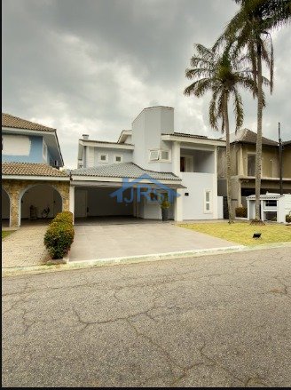 Casa à venda em Santana de Parnaíba, Alphaville, com 3 suítes, com 360 m², Residencial Quatro