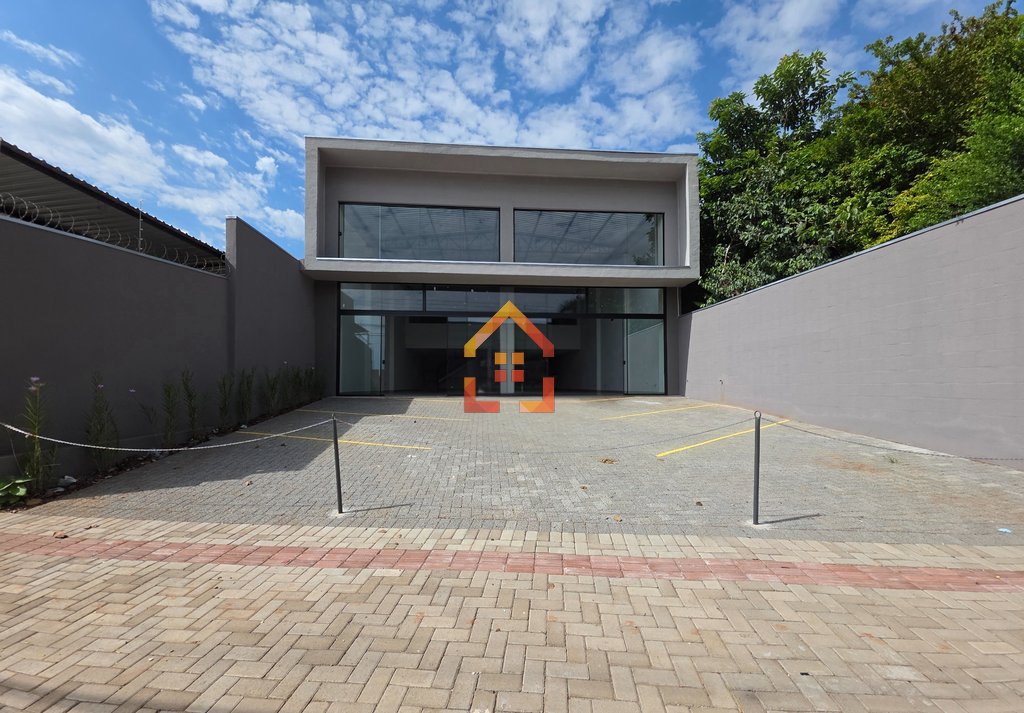 Loja para locação com 348m² sendo 98m² de mezanino por R$ 12.000,00- Centro - Londrina/PR