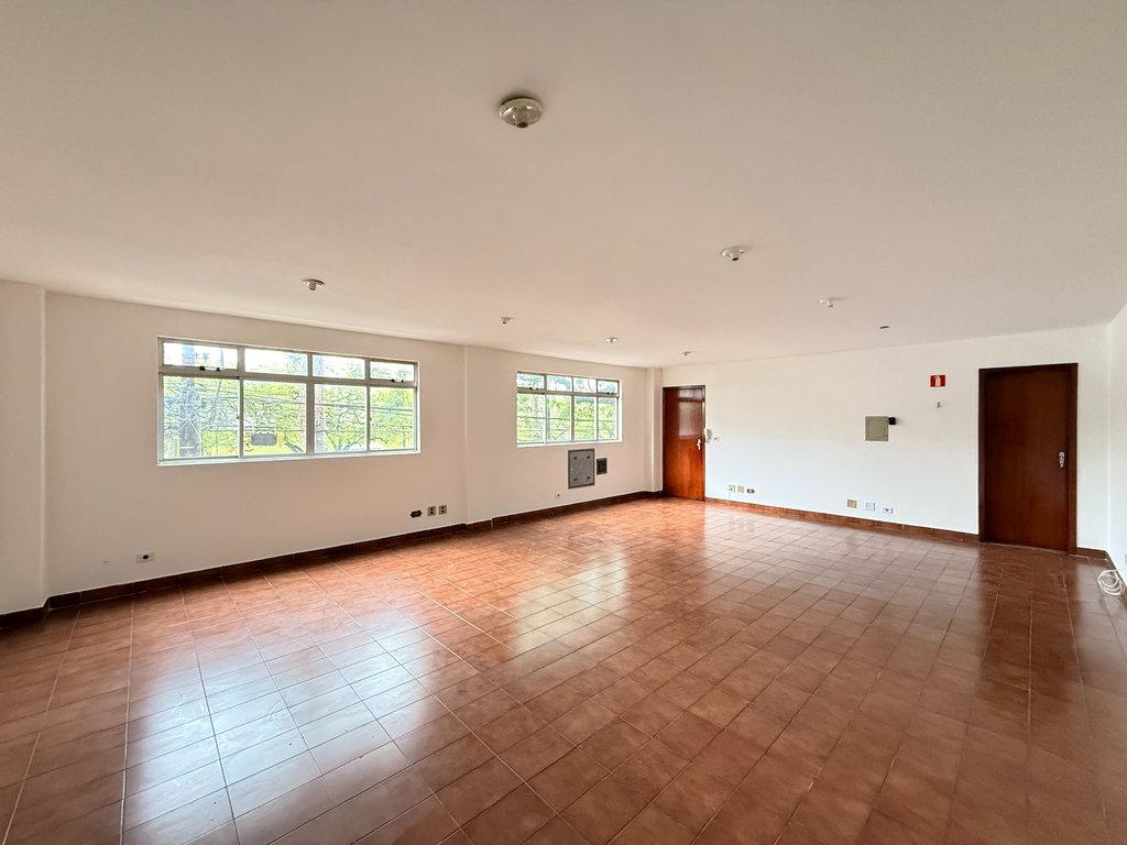 Sala para alugar em Maringá, Zona 07, com 52 m²