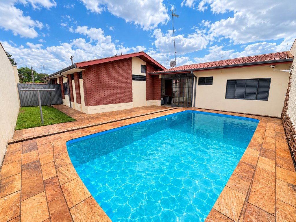 Casa à venda em Pirassununga, Jardim Eldorado, com 3 quartos, com 152 m²