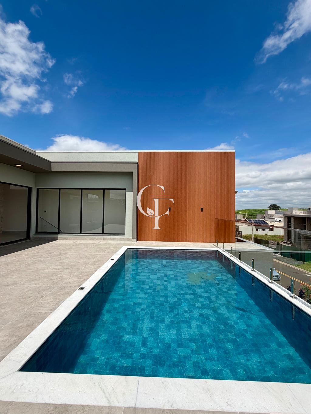 Casa à venda em Paulínia, Parque Brasil 500, com 3 suítes, com 271.22 m², Santorini Residencial Club