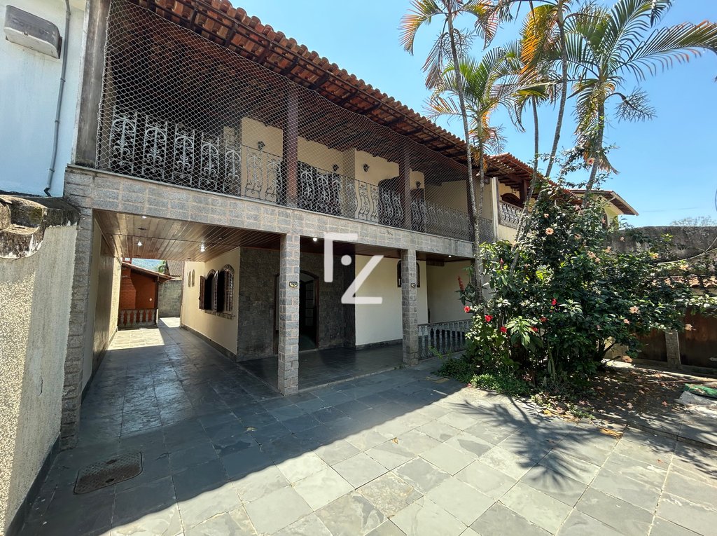 Casa de 3 quartos com 2 suítes, Piscina e Gourmet no Condomínio Gramado na Taquara.