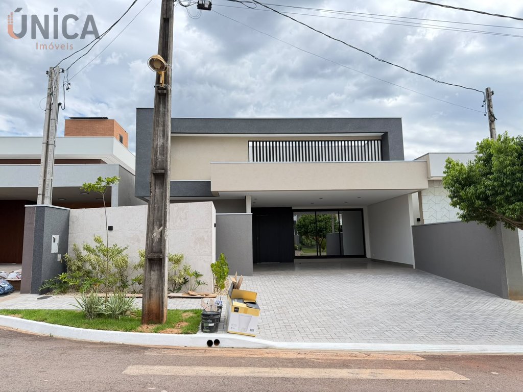 Casa à venda em Paranavaí, Jardim Iguaçu, com 3 suítes, com 196 m², Condomínio Parthenon