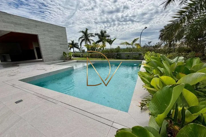 CASA DE LUXO À VENDA NO ENTREVERDES, CAMPINAS | ARQUITETURA CONTEMPORÂNEA, TERRAÇO COM VISTA 360° E PISCINA AQUECIDA