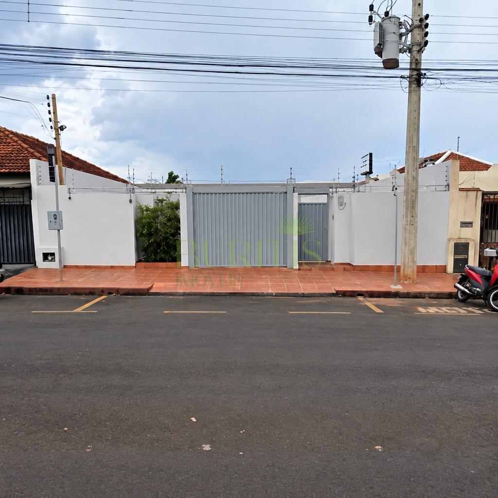 Casa para alugar em Rio Verde, Setor Central, com 5 quartos, com 250 m²