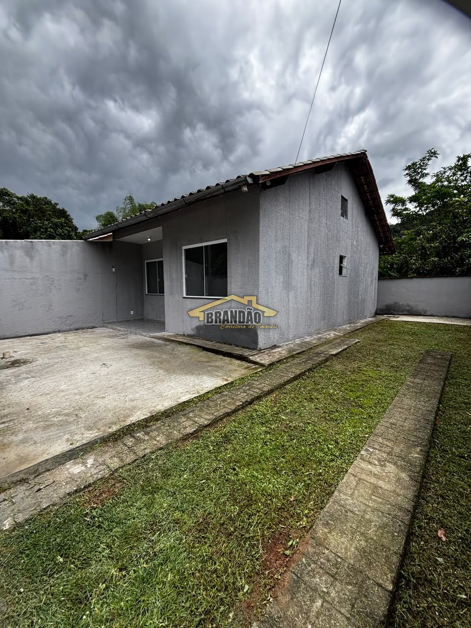 Imóvel disponível para venda, localizado na Praia de Mauá.