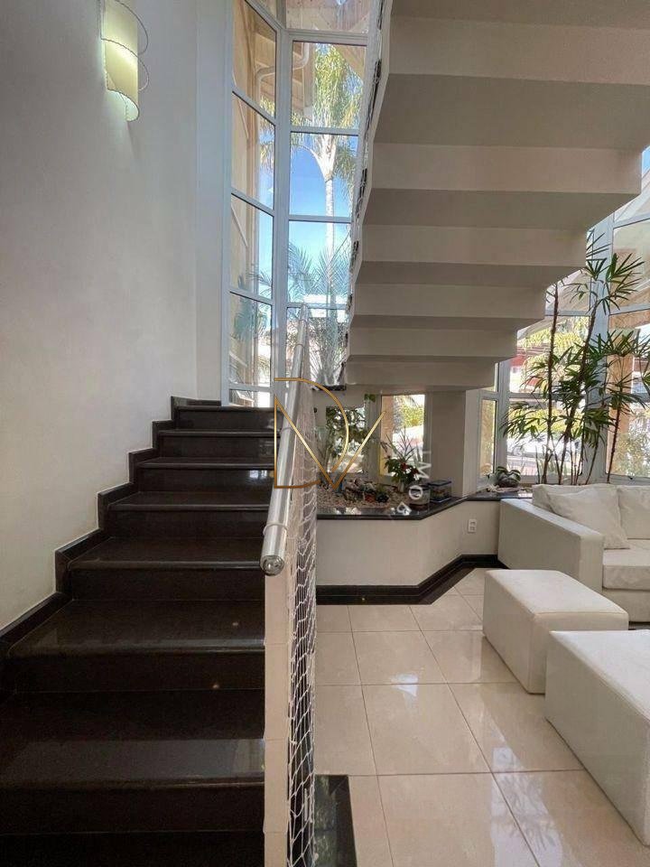 Casa à venda com 4 quartos, 4 suítes, 6 vagas e 396m² no Vila Marieta, Campinas (SP) — foto 2 de 30