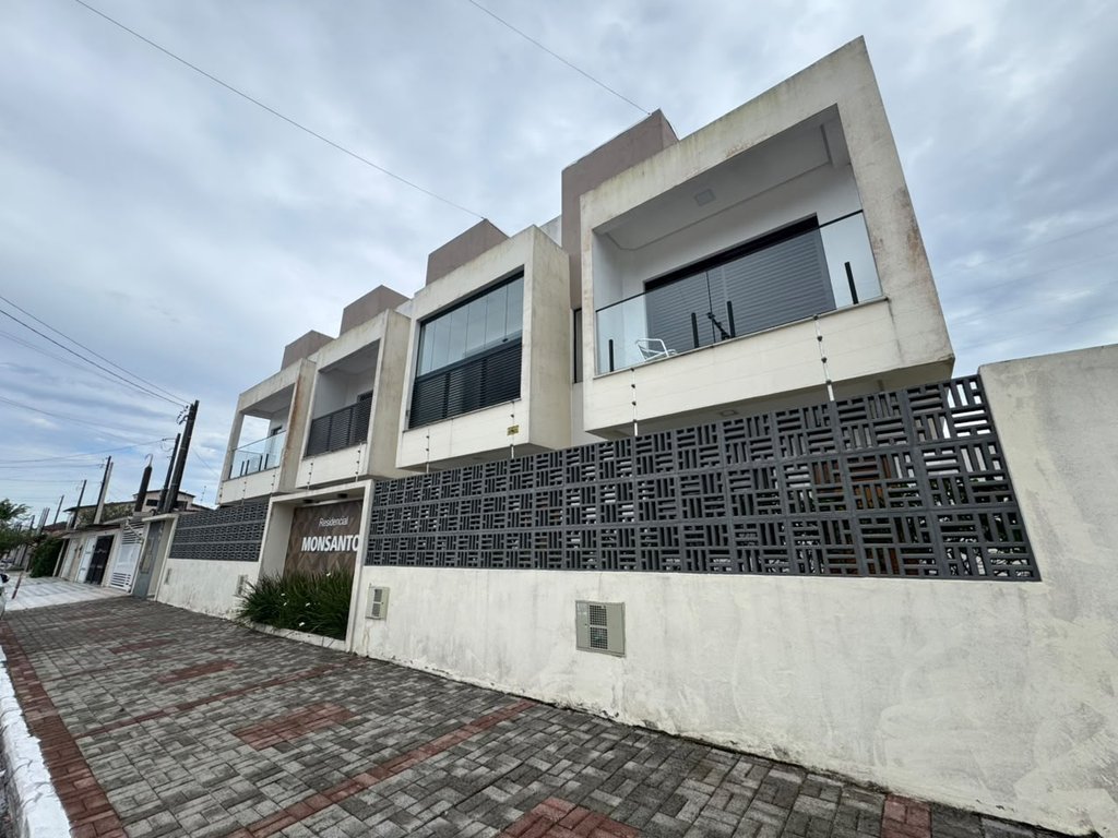 Sobrado à venda em Mongaguá, Vera Cruz, com 2 quartos, com 78 m²
