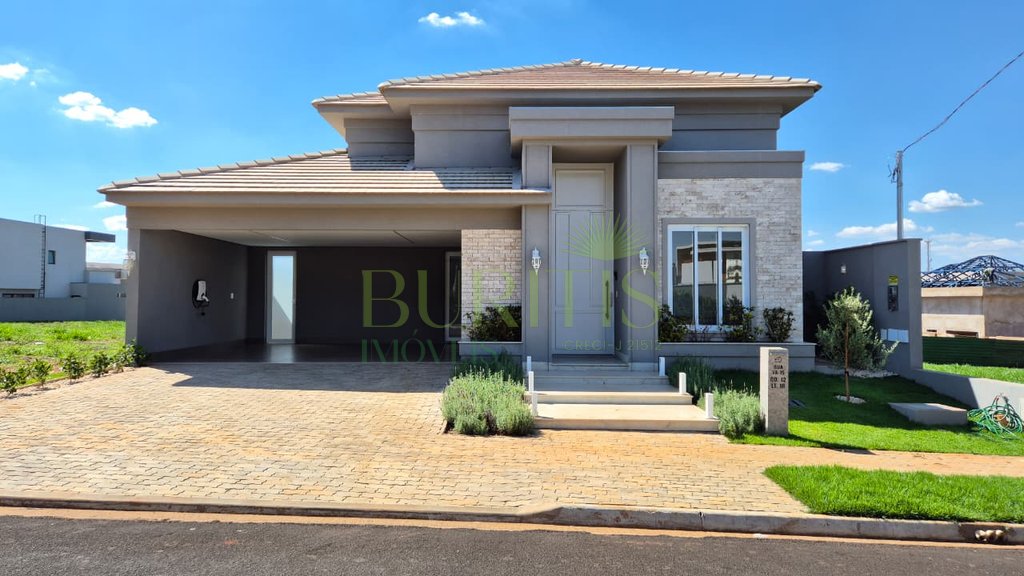 Casa à venda em Rio Verde, Condomínio Vale das Araras, com 4 suítes, com 255 m²