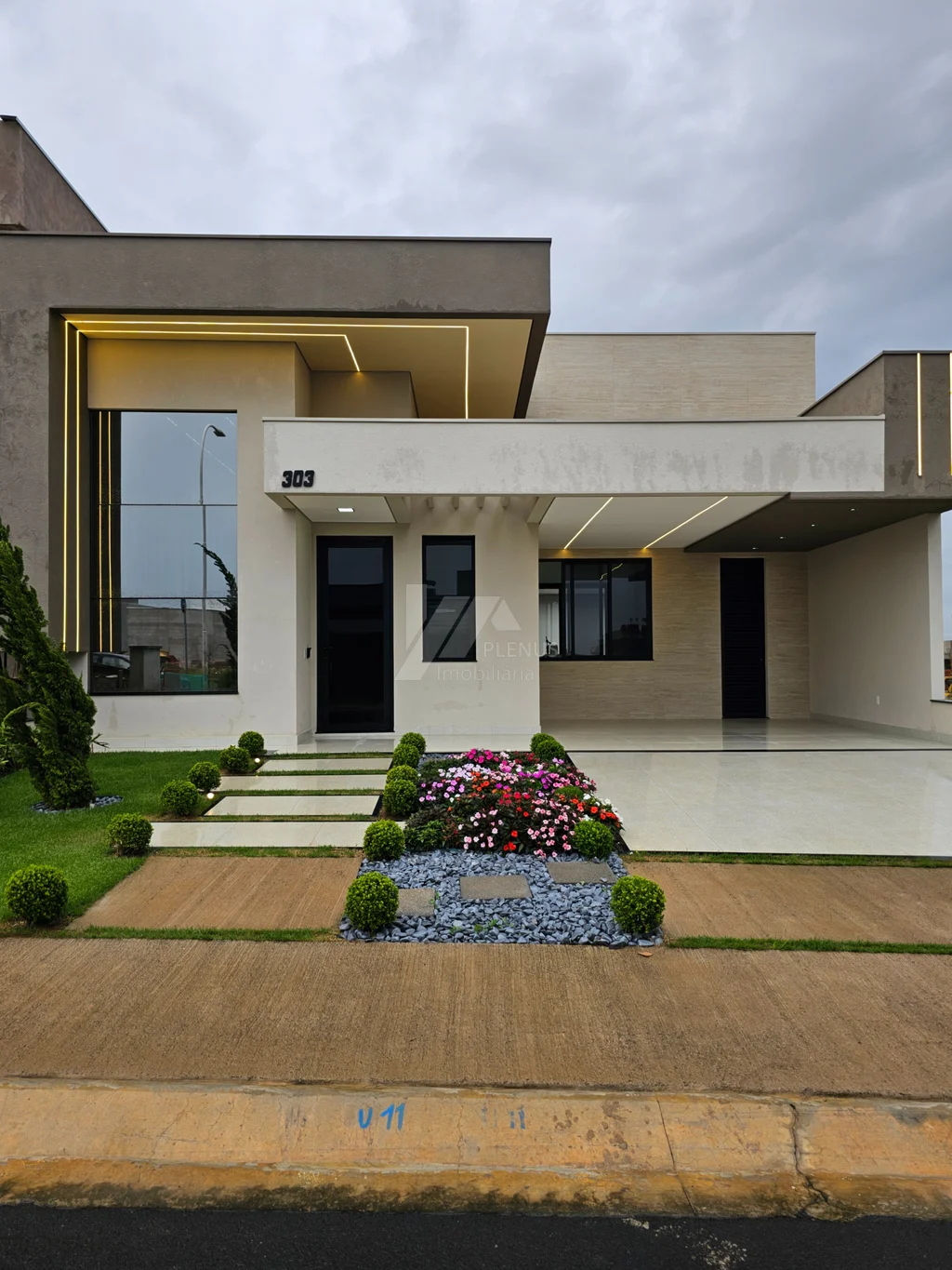 Casa à venda em Indaiatuba, Jardim Residencial Dona Maria Candida, com 3 suítes, com 198 m²