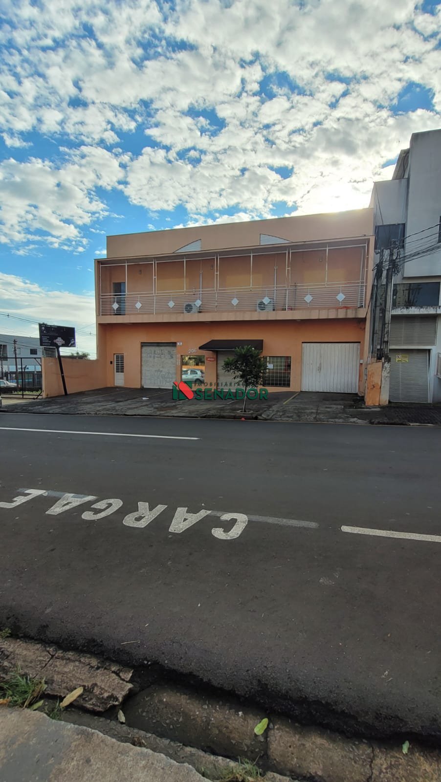 Sala para alugar em Londrina, Centro, com 70 m²