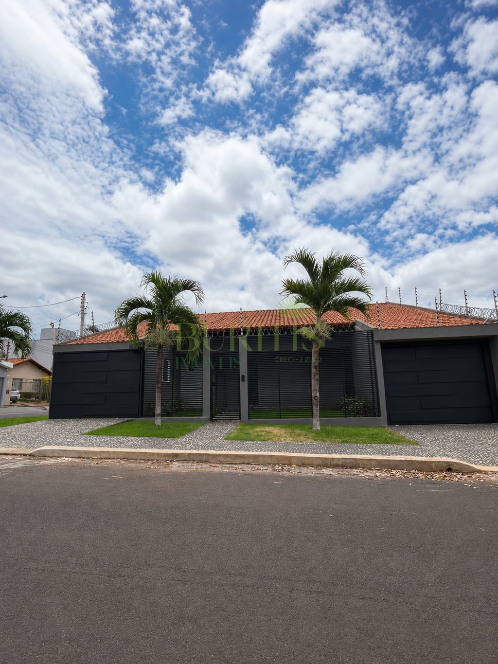Casa à venda em Rio Verde, Solar Campestre, com 3 quartos, com 240 m²