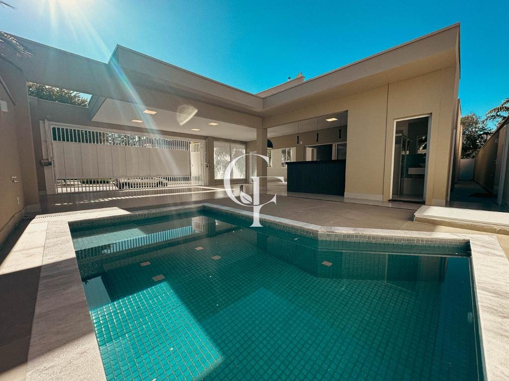 Casa à venda em Paulínia, Jardim de Itapoan, com 3 suítes, com 212 m²
