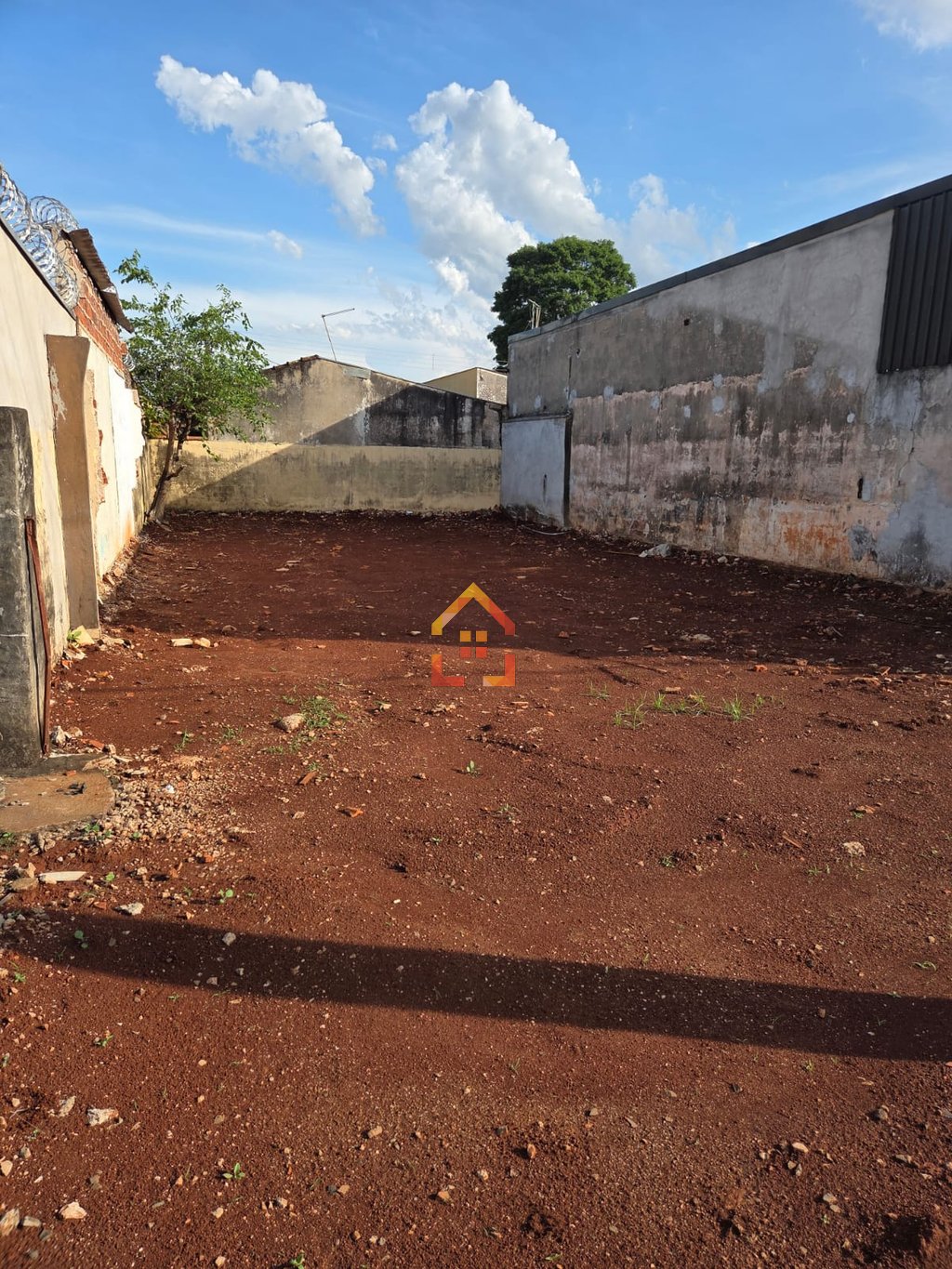 Terreno para venda na região Leste de Londrina, 126m² por R$ 230.000,00 - Conj. do Café - Londrina, Pr
