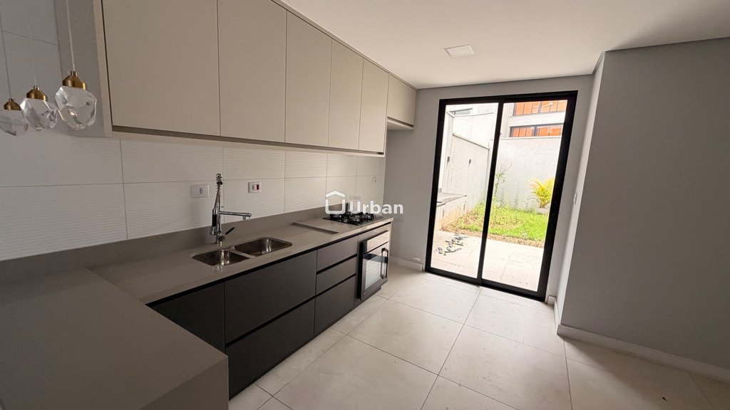 Casa à venda e para alugar em Cotia, Granja Viana, com 1 quarto, com 118.43 m²