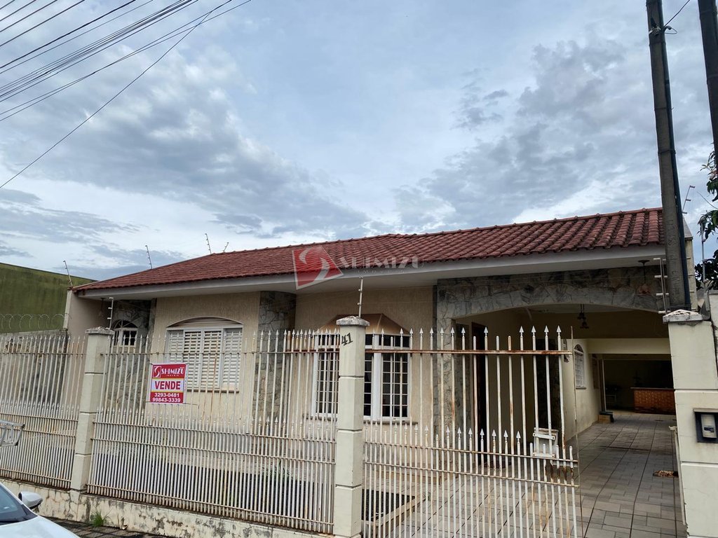Casa à venda em Maringá, Vila Nova, com 3 quartos, com 204.21 m²