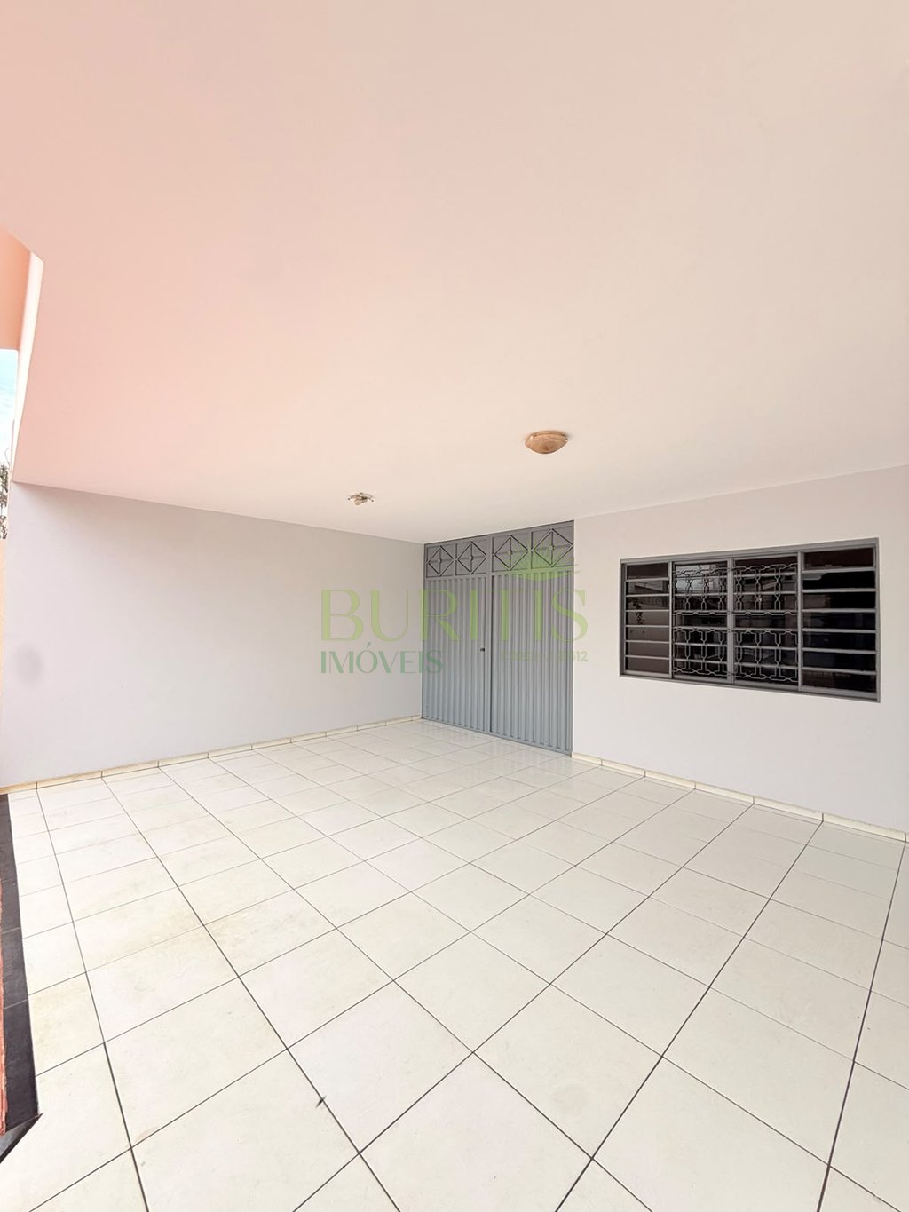 Casa à venda em Rio Verde, Setor Universitário, com 3 quartos, com 244.71 m²
