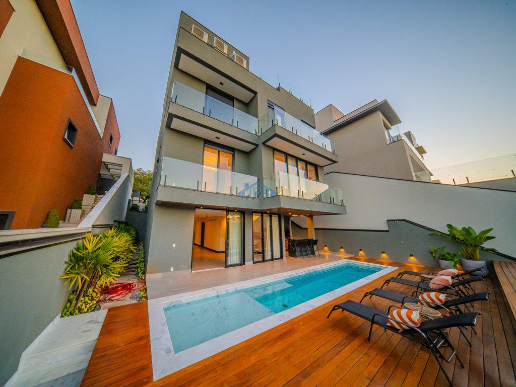 Casa à venda em Santana de Parnaíba, Alphaville, com 5 suítes, com 409.84 m²,  Gênesis I