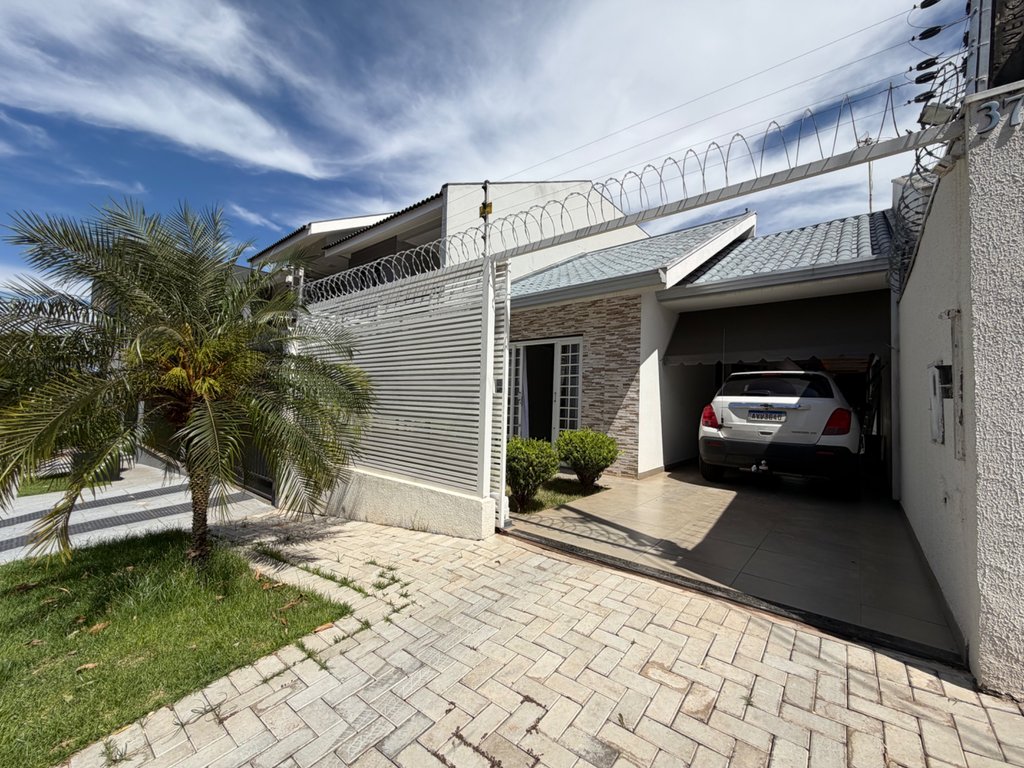 Casa para alugar em Maringá, Jardim Santa Helena, com 3 quartos, com 97.19 m²